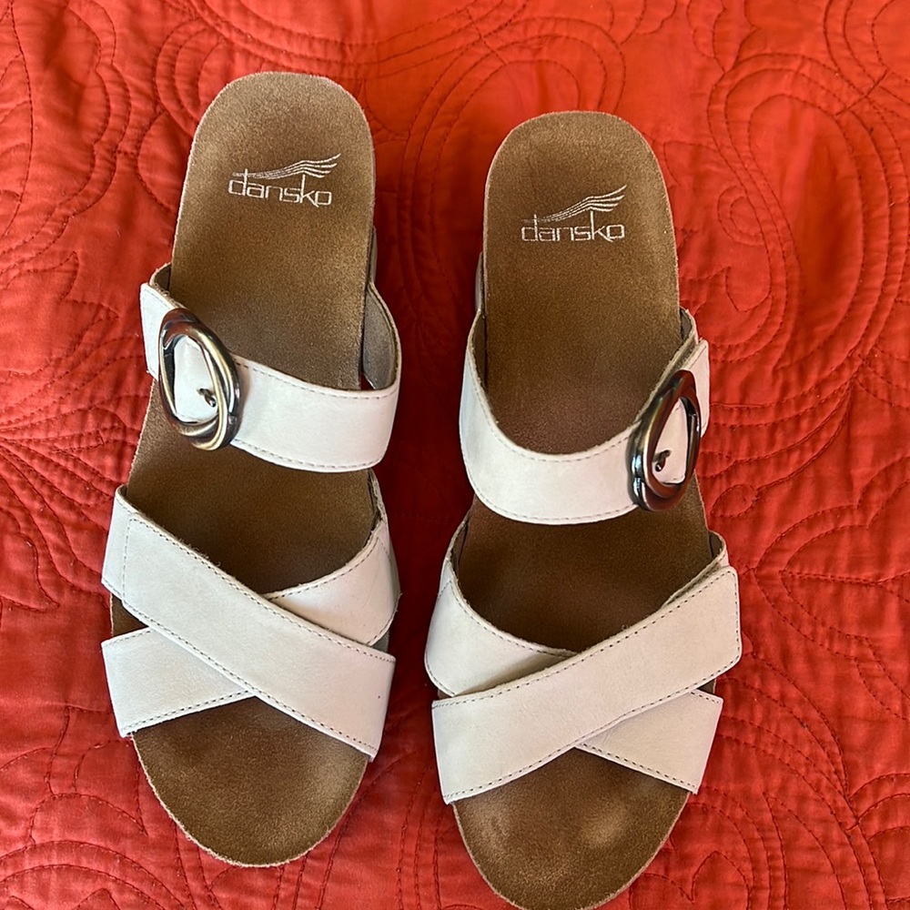 Dansko wedged Slides Cream